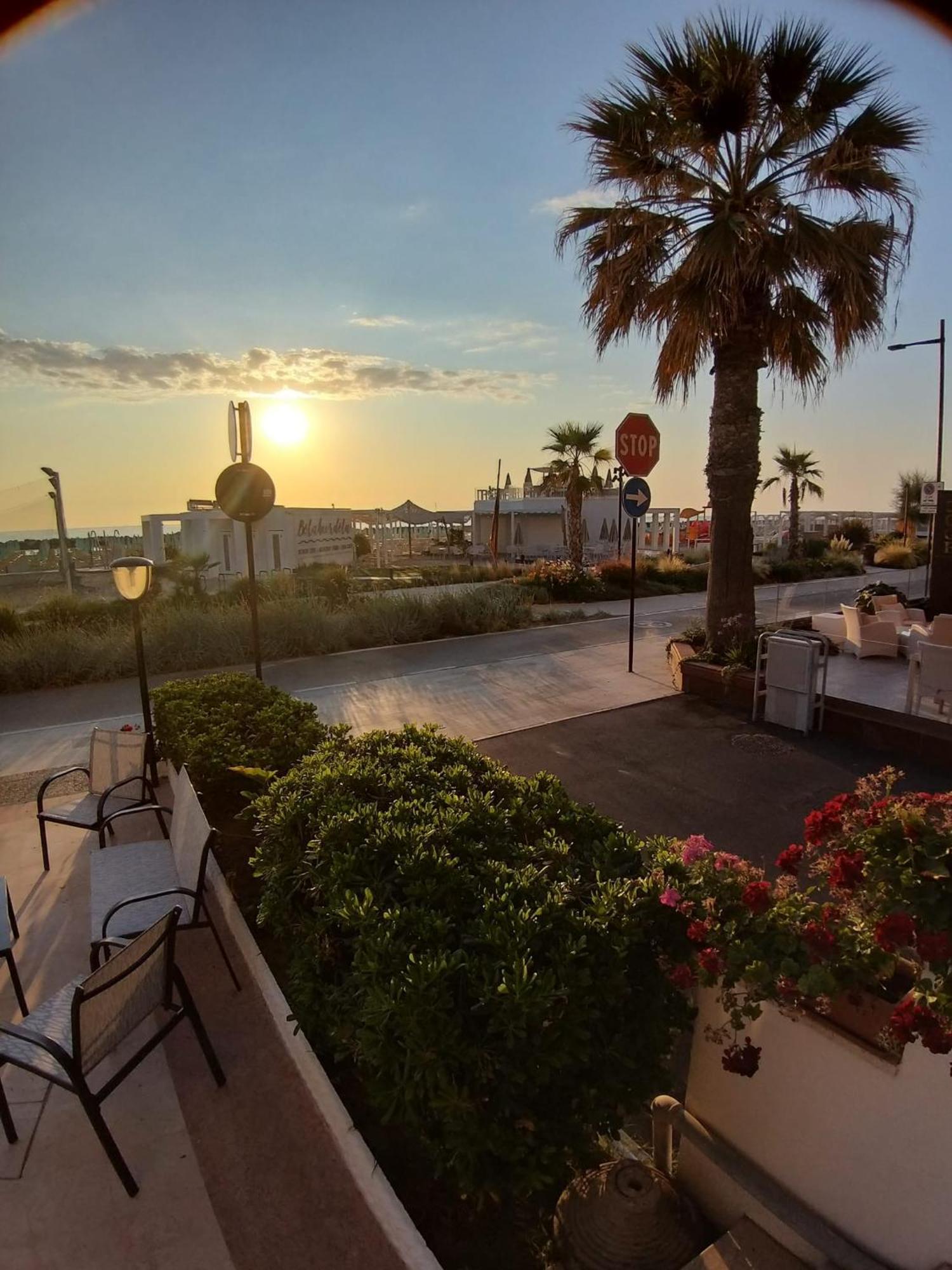 Hotel Ideal Rimini Exterior photo