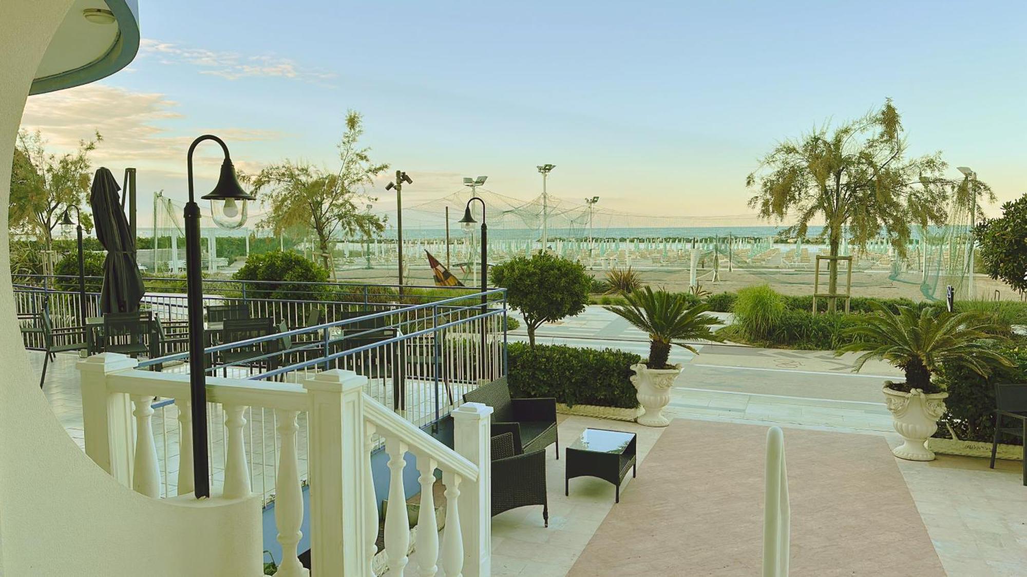 Hotel Ideal Rimini Exterior photo